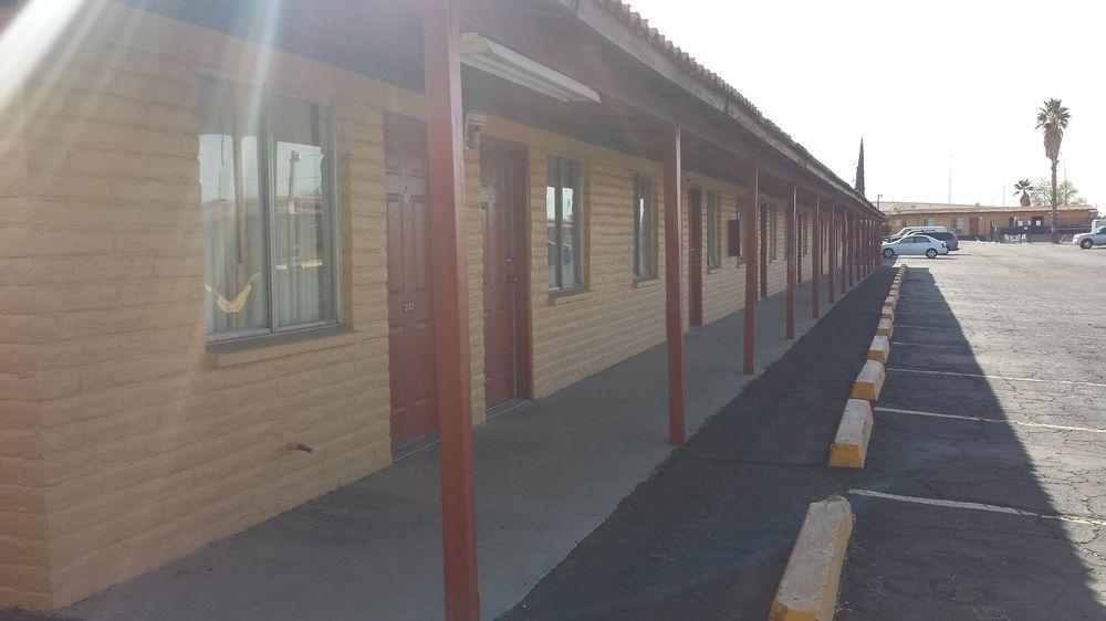 Hotel McCoy - Art, Coffee, Beer, Wine Tucson Exterior foto